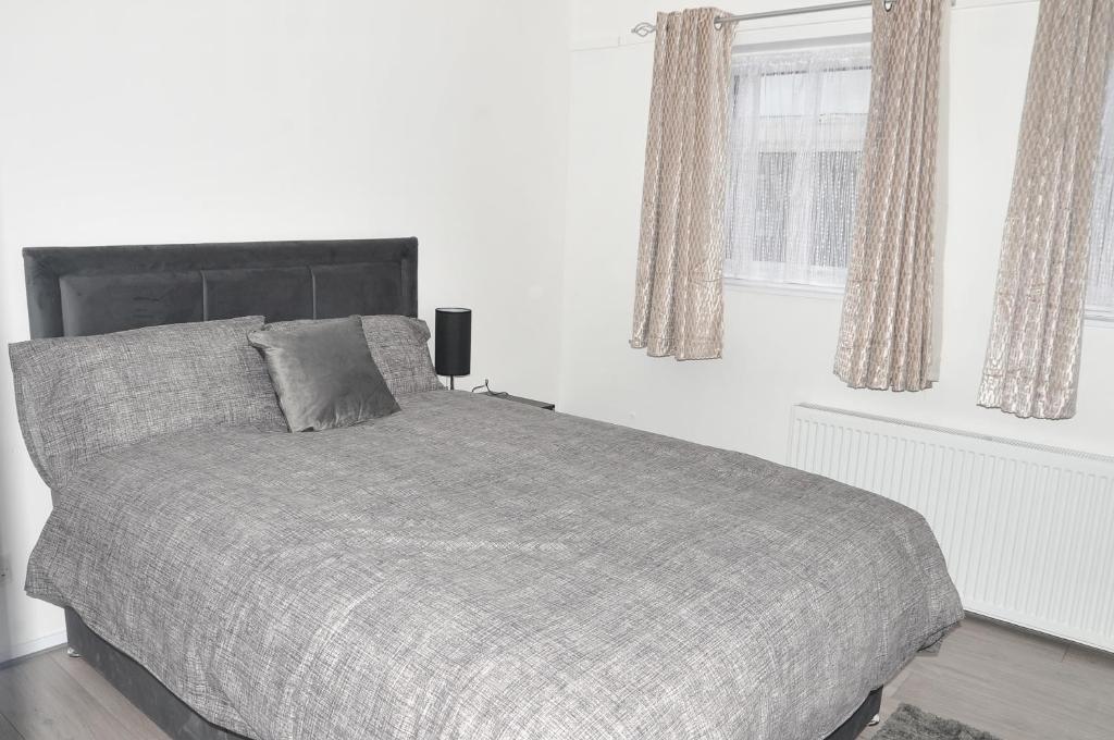 Austen House, Thamesmead (updated prices 2024)