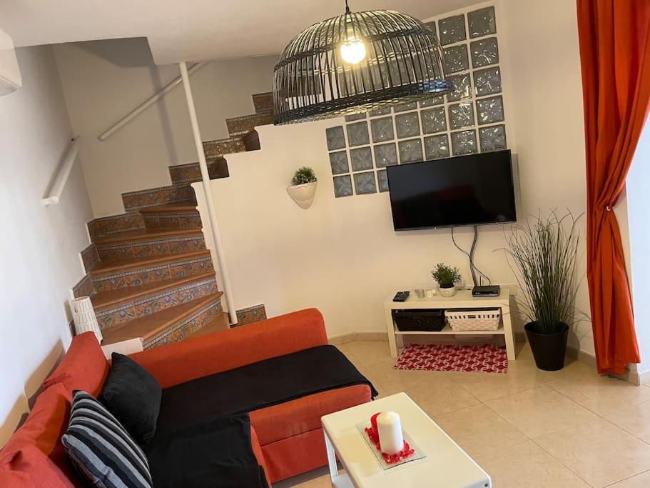 TV a/nebo společenská místnost v ubytování Entire townhouse in the paradise - Gran Canaria