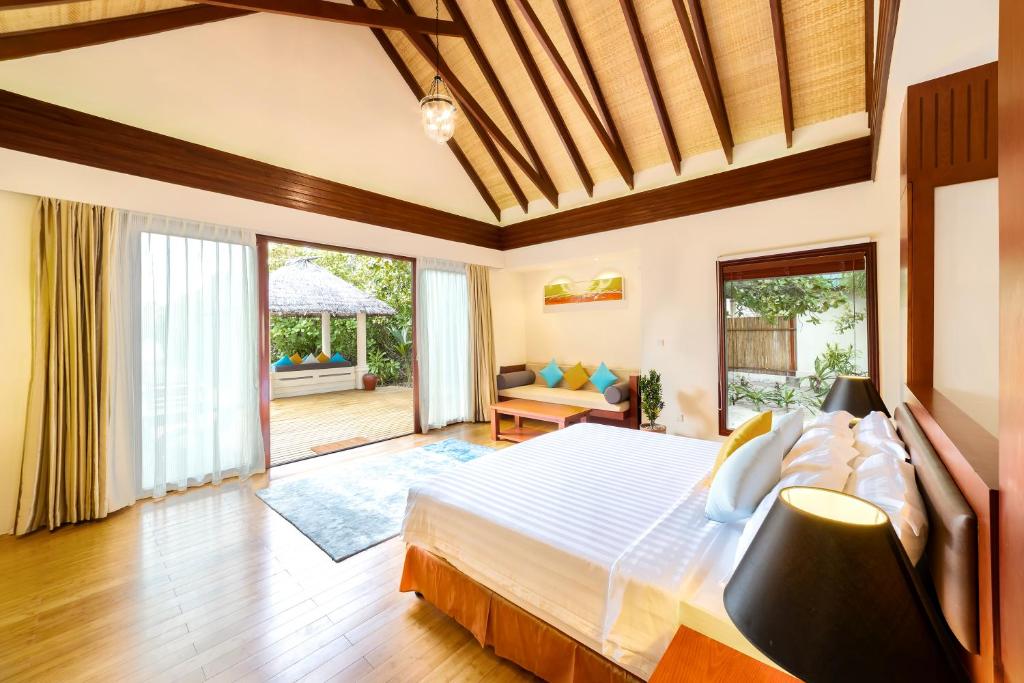Furaveri Maldives - COMPLIMENTARY ROUND-TRIP SEAPLANE TRANSFER for two for a minimum of 5 nights or more from May 1st to October 31st, 2025 - Villa De Playa