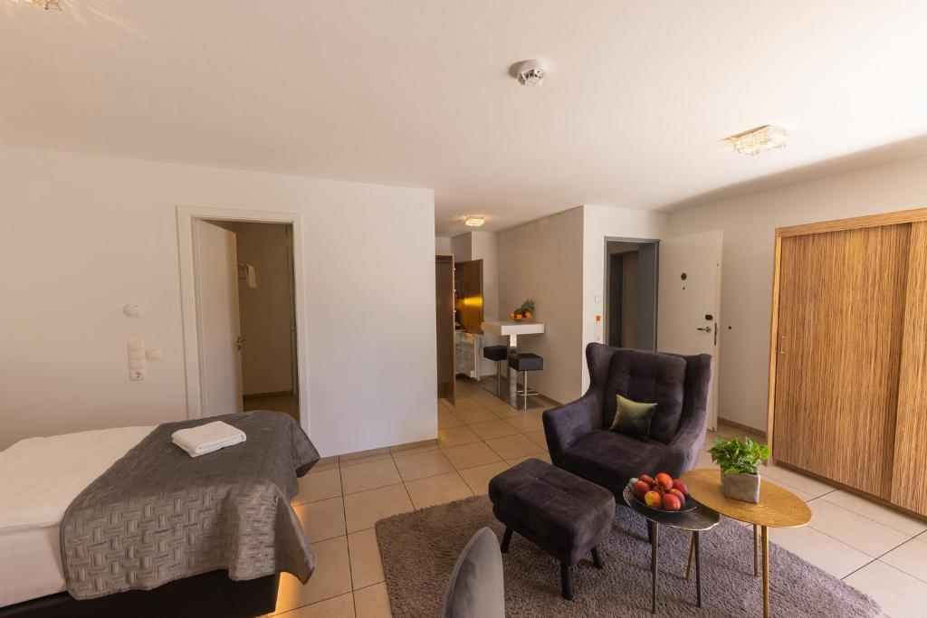 Boardinghouse HOME - adults only - - Deluxe Apartment A With A Kitchenette And Balcony