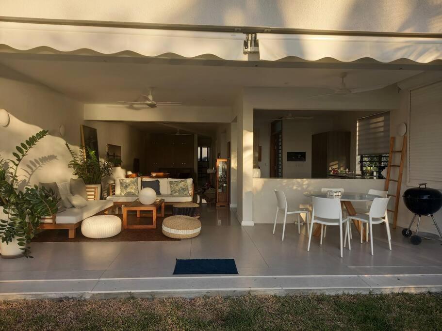 Posezení v ubytování Beachfront Apartment