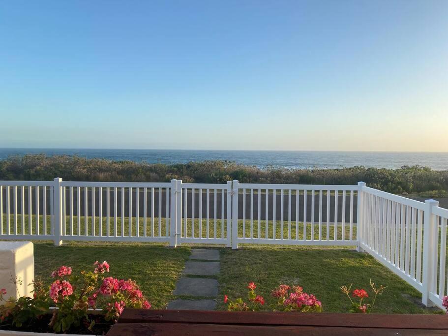 Gallery image of Uninterrupted sea views - and electricity backup! in Kleinmond