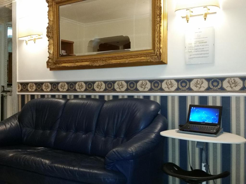 TV a/nebo společenská místnost v ubytování Hotel Teti
