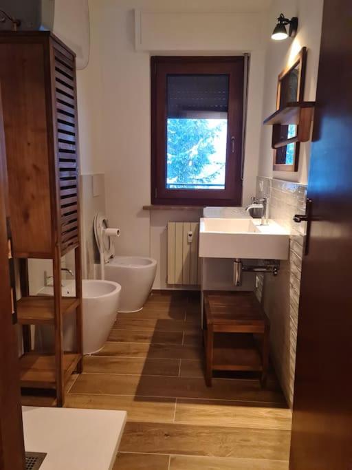 A bathroom at Appartamento con vista - nuova ristrutturazione