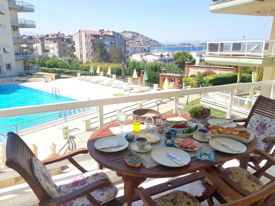 Kuşadası Marina 3 BR Sea View with Big Balcony