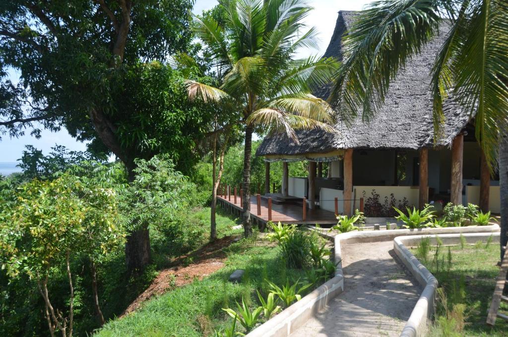 a house with a view of the ocean at Kileleni in Kilindoni