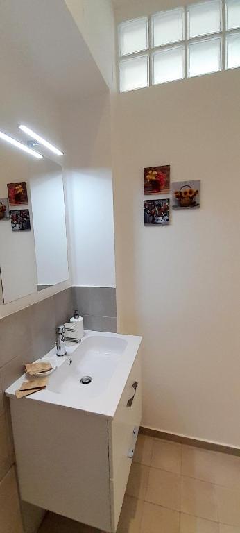 Zdjęcie z galerii obiektu BARBARA Classy Apartment 101 w Syrakuzach