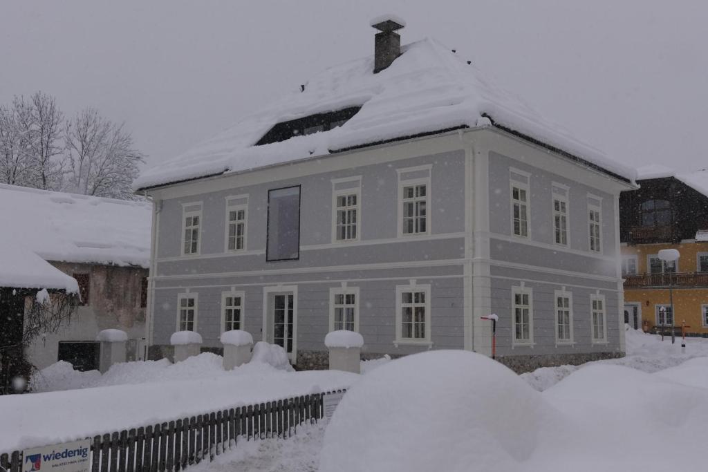 Alter Pfarrhof Egg during the winter