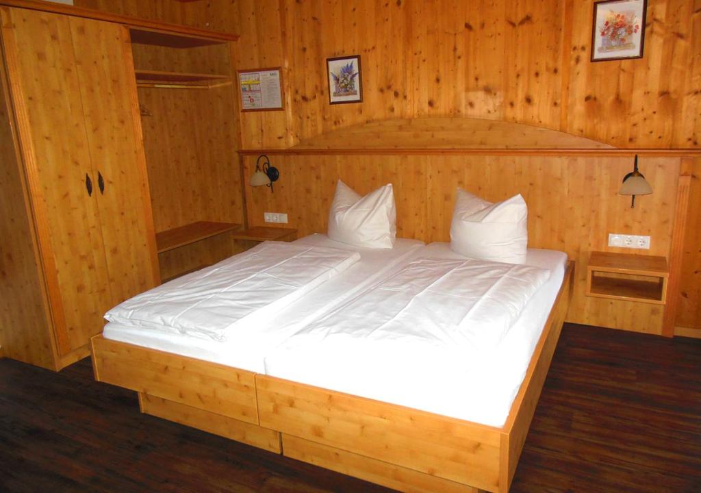 Gasthof Pension Altwirt - Chambre Triple Standarde