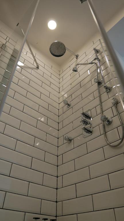 Koupelna v ubytování AN Deluxe Suites