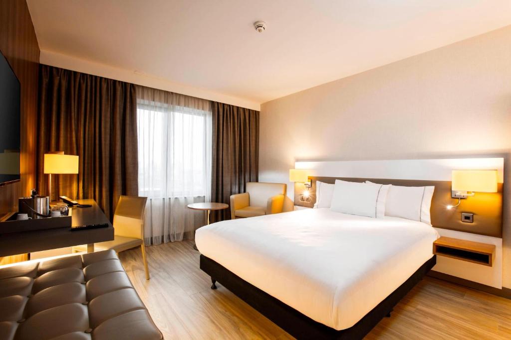 AC Hotel by Marriott Manchester Salford Quays - Resim 8