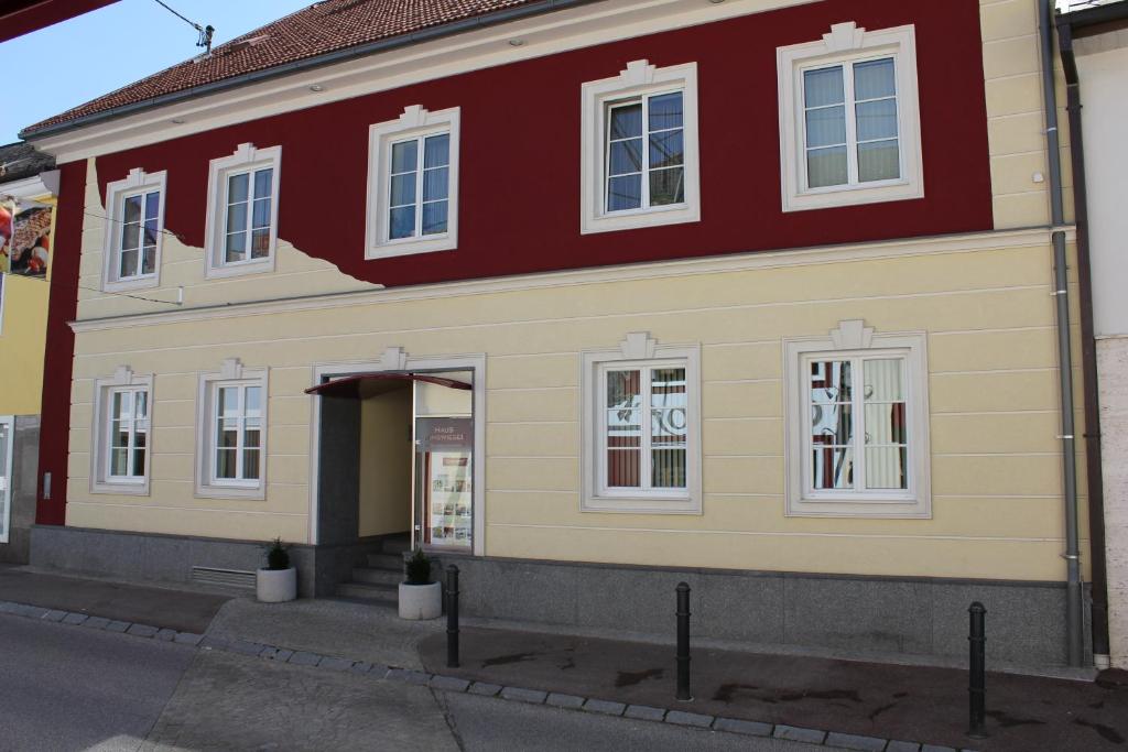 Budova, kde se hotel nachází