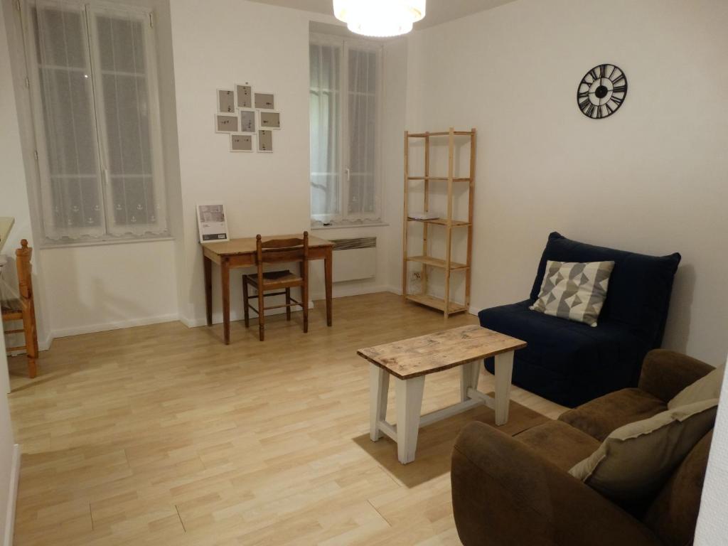 Zdjęcie z galerii obiektu Appart Cosy plein centre w mieście Saint-Pol-de-Léon