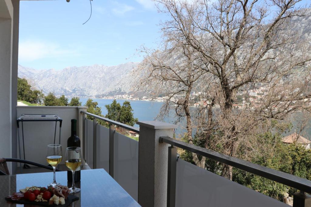 Apartments Seaview Estate Radovic - Apartment With Sea View