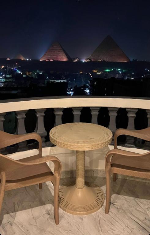 Balkón nebo terasa v ubytování Hi Pyramids