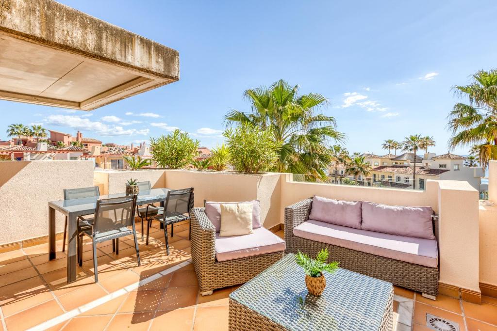 A balcony or terrace at Hanami Bahia de la Plata Penthouse BDLP10A2A