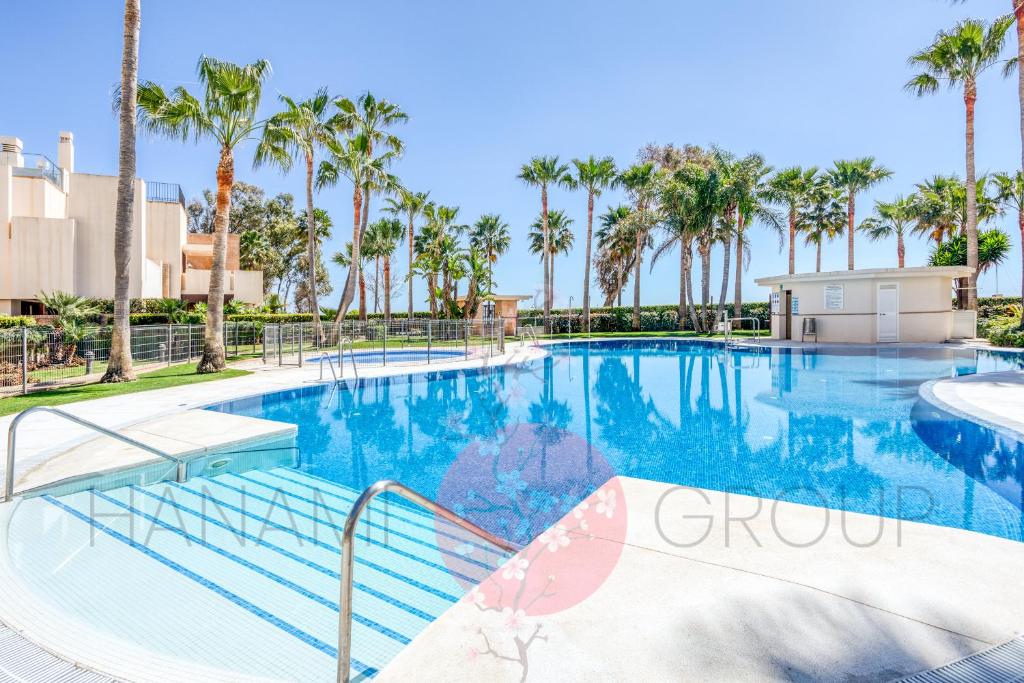 The swimming pool at or close to Hanami Bahia de la Plata Penthouse BDLP10A2A