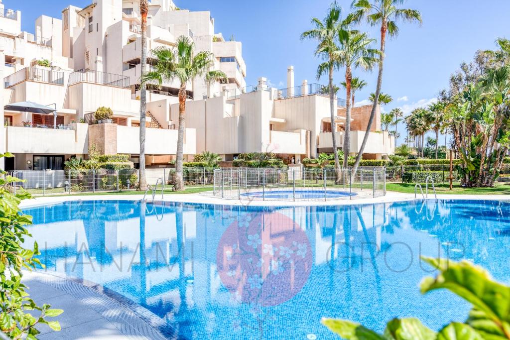 The swimming pool at or close to Hanami Bahia de la Plata Penthouse BDLP10A2A