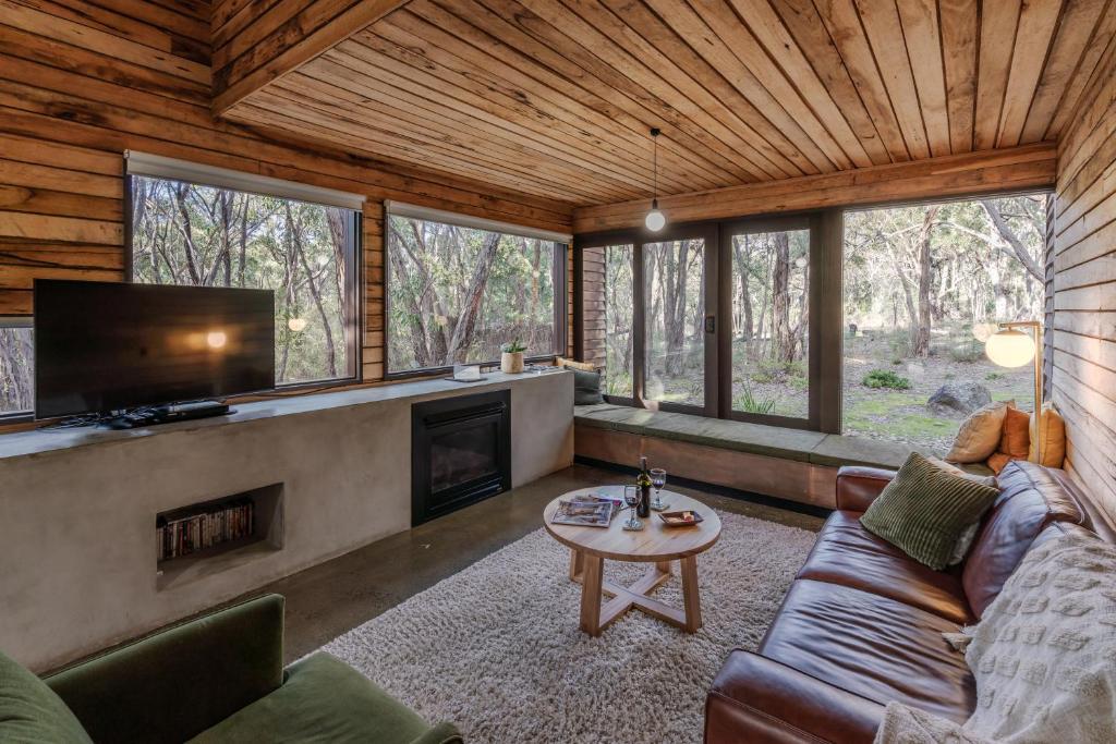 Posezení v ubytování DULC Cabins
