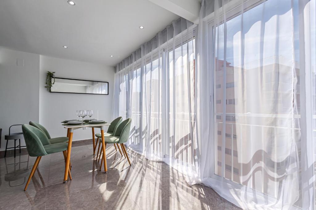 Гостиная зона в VIRGINIA Levante beach apartments