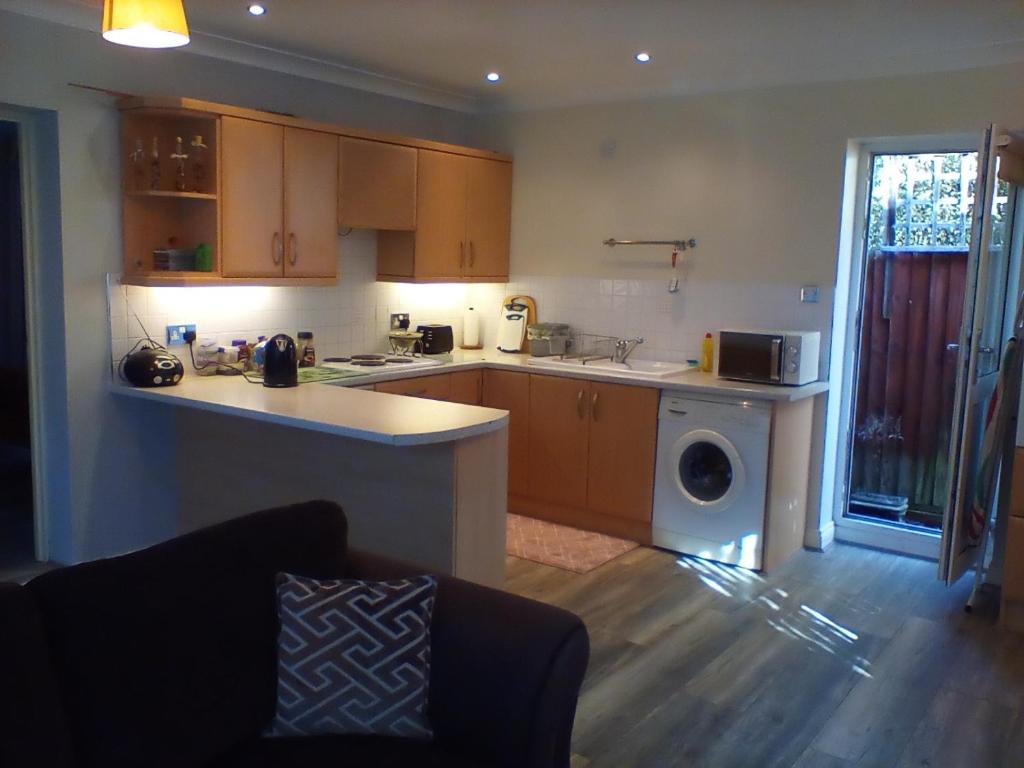 The Annex - Guest Gardens - Housity