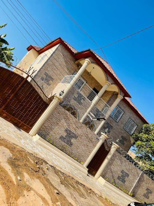 Manneh Vacation Home (Gambia Brusubi)