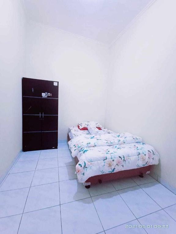 Kost Griya Asri by ecommerceloka - Budget Tweepersoonskamer