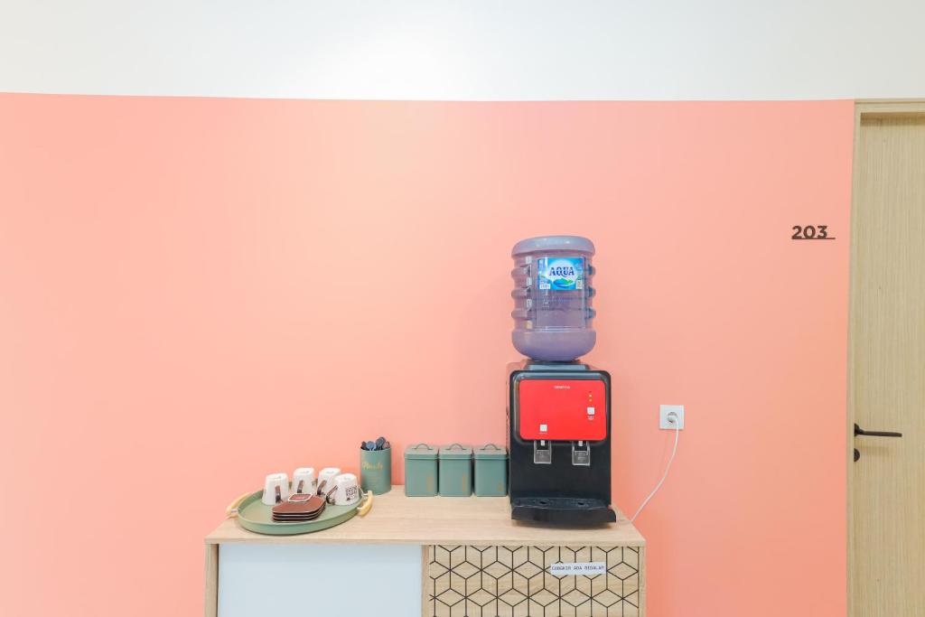 Fotografie z fotogalerie ubytování Sans Hotel Clover Ace Surabaya by RedDoorz v destinaci Surabaja