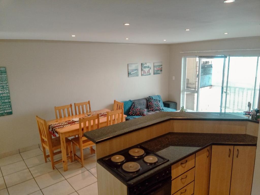 Quaint 2 bedroom apartment in Marina Martinique, Jeffreys Bay (updated