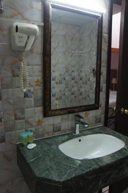 Three 888 Hotel - Resim 42