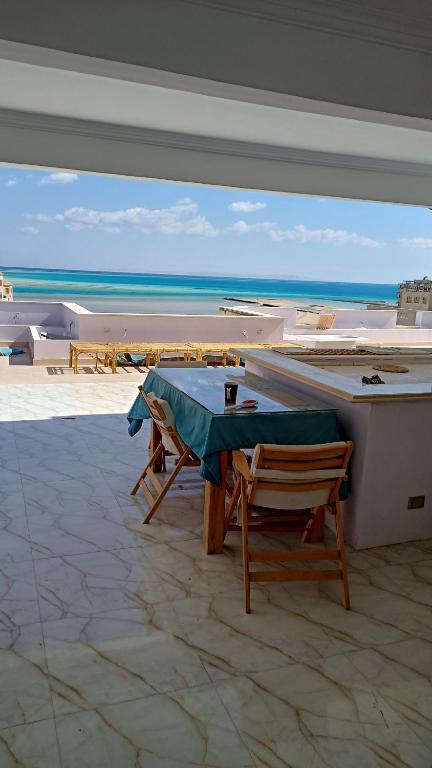 FLOWER OF LIFE – Homestay – direct view on sea – not open to Egyptian