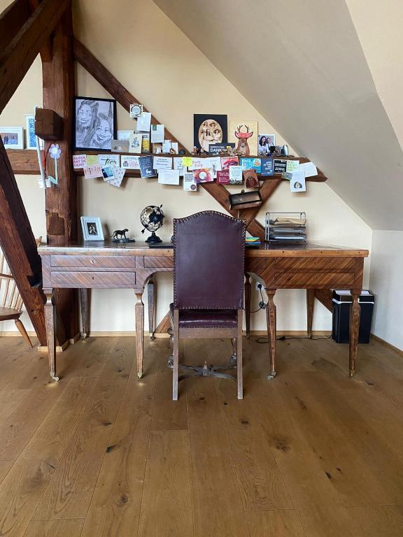 Fotografie z fotogalerie ubytování Altbauwohnung mit Fachwerk v destinaci Anif
