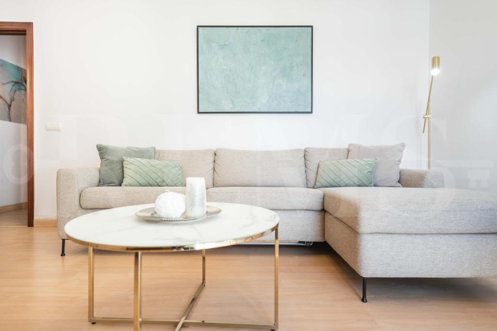 A seating area at Inviting apartment in the heart of Malaga by REMS