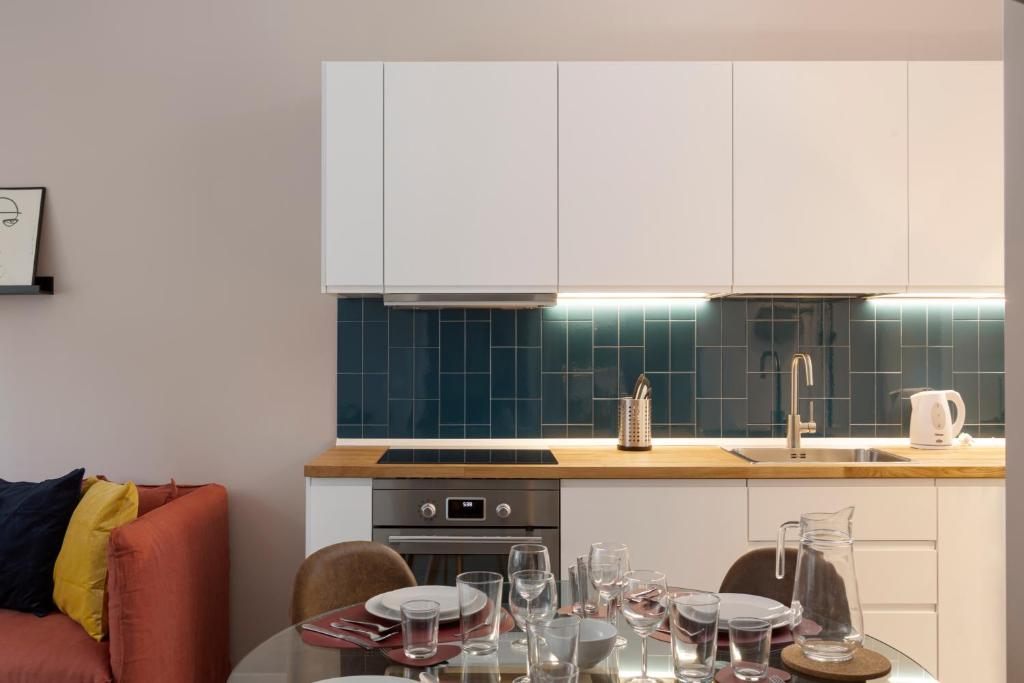 A kitchen or kitchenette at bilocale Aleardi