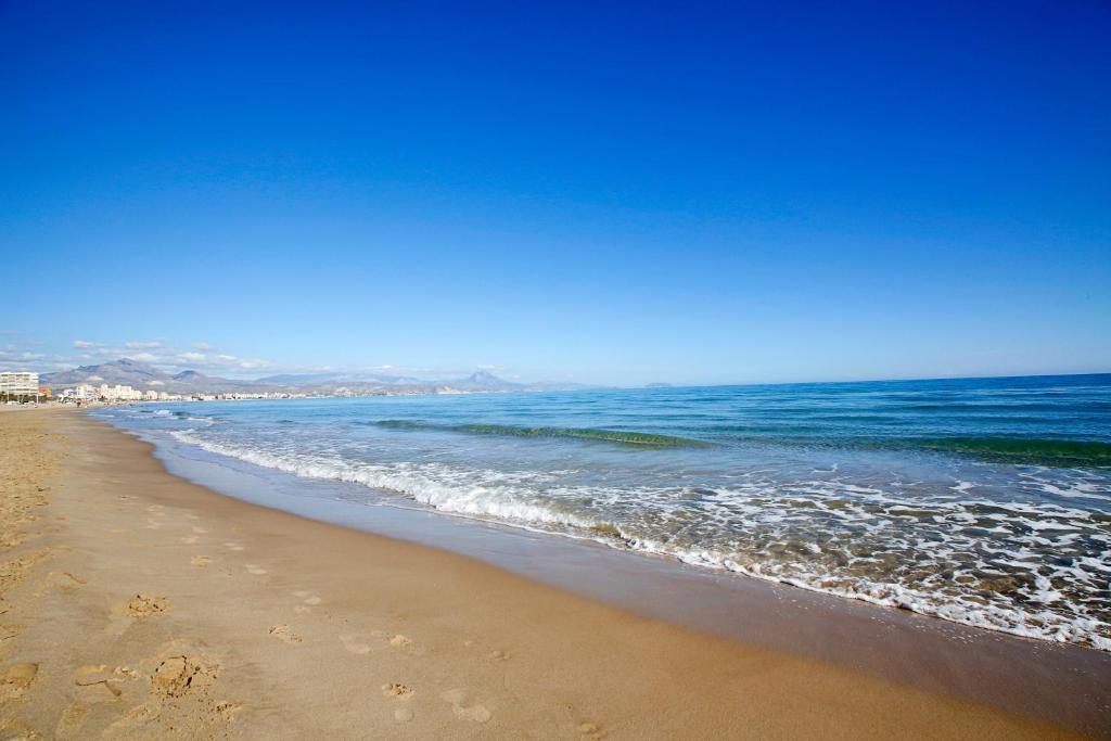 San Juan Beach apartment with AC and views, Alicante ...