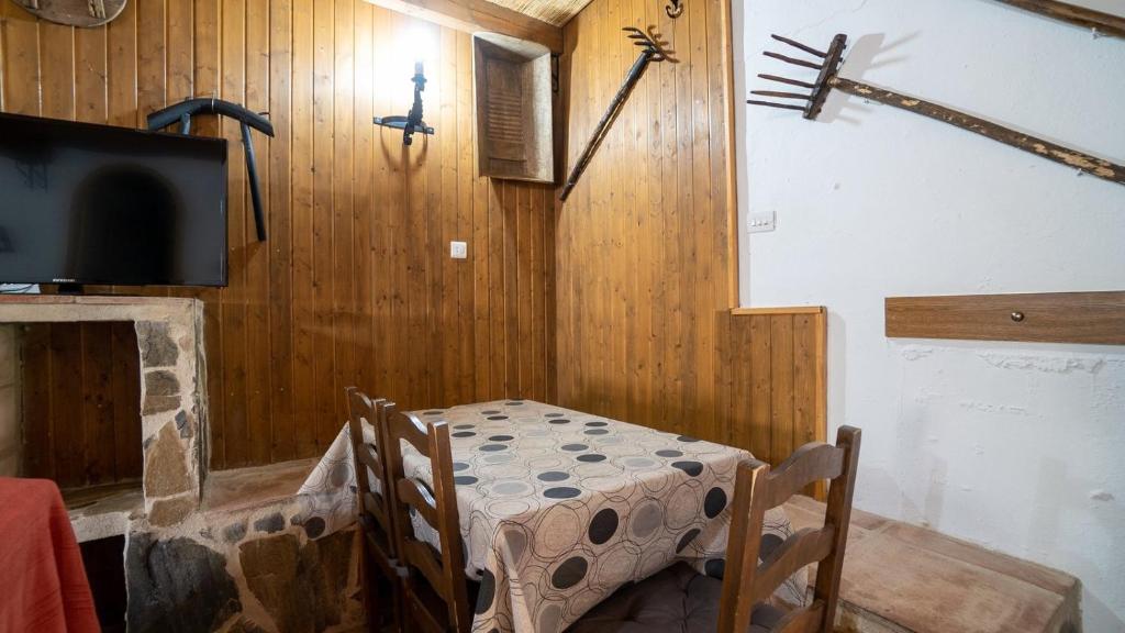 TV a/nebo společenská místnost v ubytování Bodega Ciprés Benaoján by Ruralidays