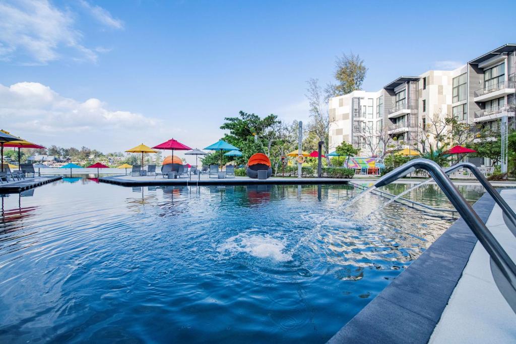 Bazén v ubytování Cassia Phuket, part of Banyan Group nebo v jeho okolí