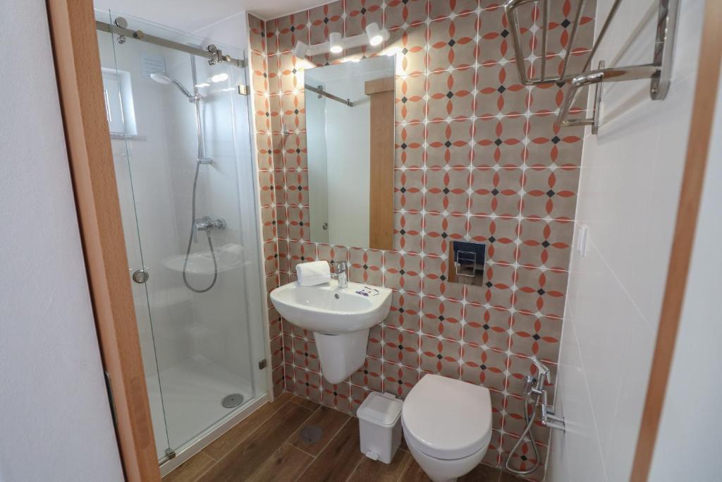Little Break Guest House - Twin Room With Private Bathroom