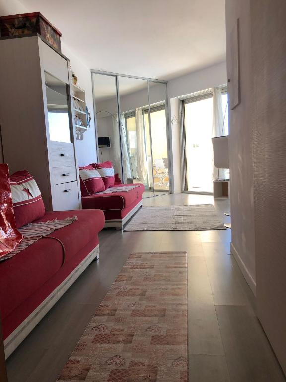 Część wypoczynkowa w obiekcie Charmant studio à Cros de Cagnes