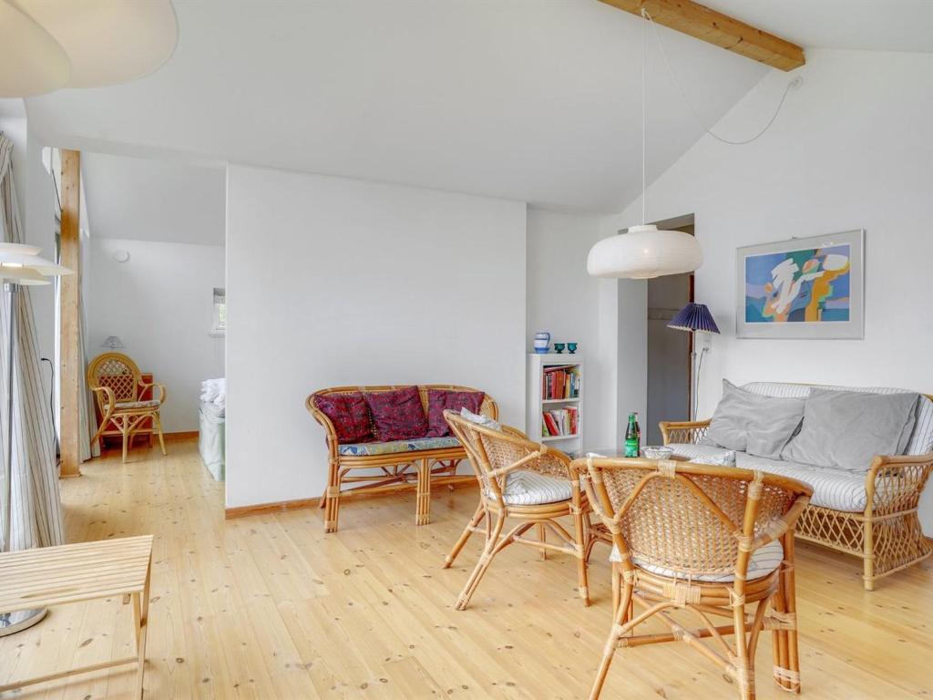 Posezení v ubytování Holiday Home Carmen - 25m from the sea by Interhome