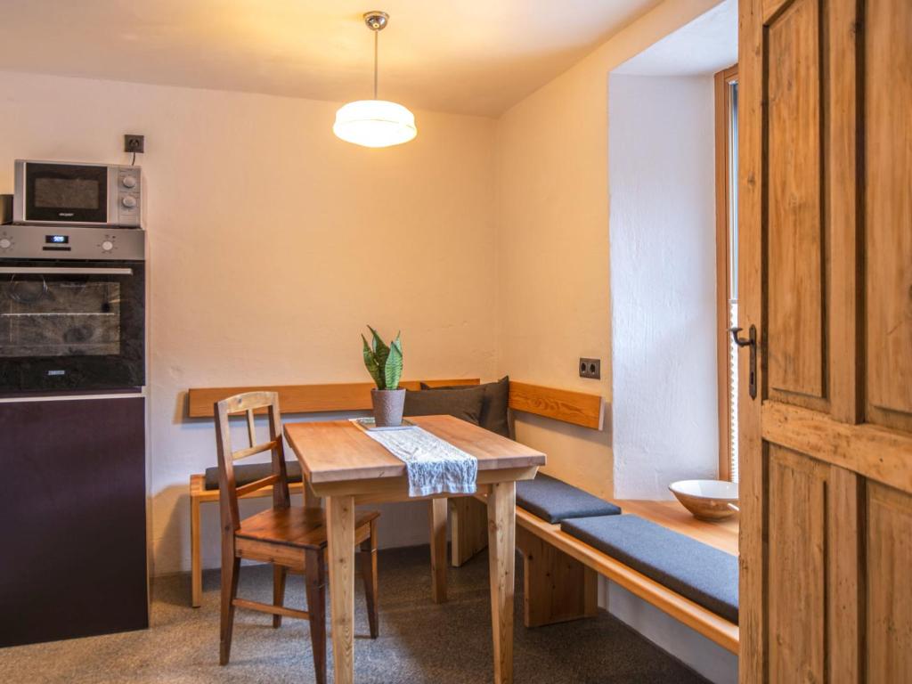 Kuchyň nebo kuchyňský kout v ubytování Apartment David am Buchhammerhof by Interhome