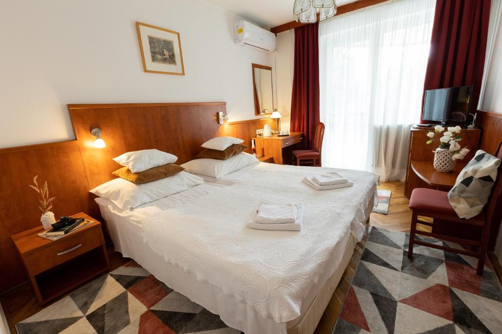 HELIOS Hotel Apartments - Resim 43