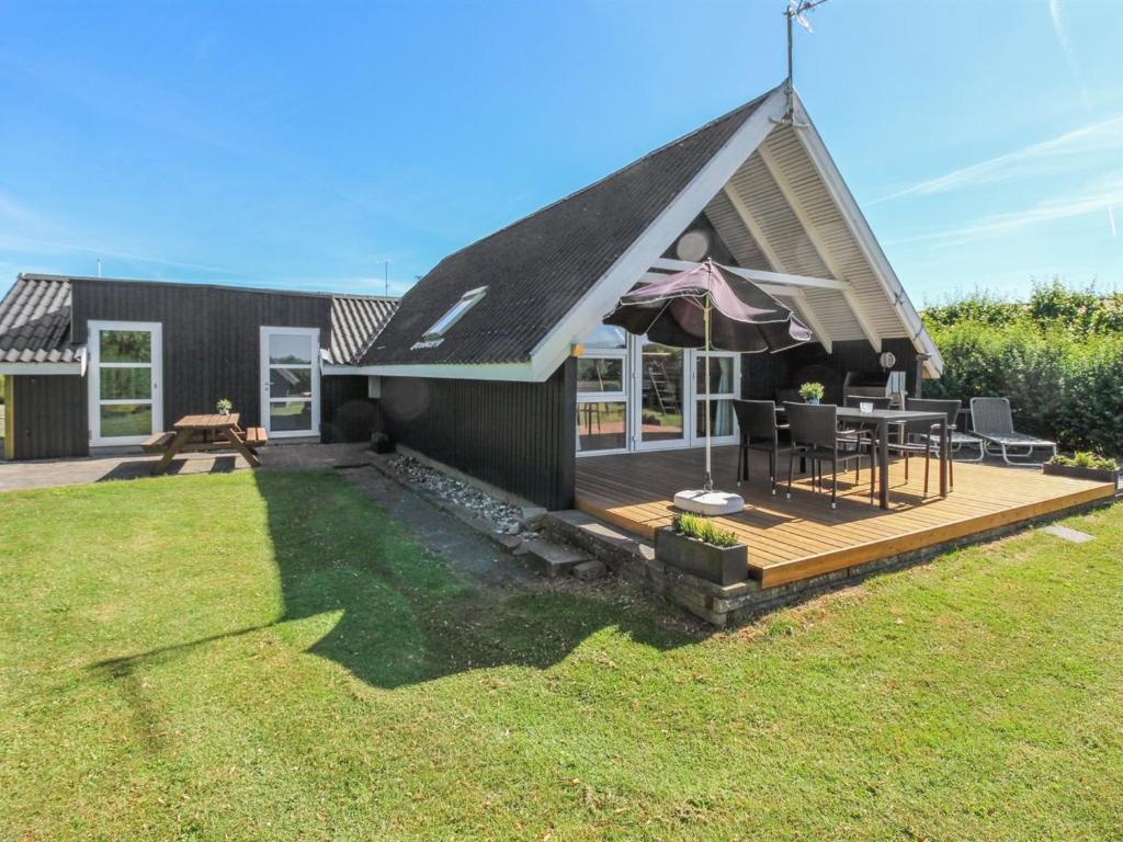 Zahrada ubytování Holiday Home Elbert - 100m from the sea by Interhome