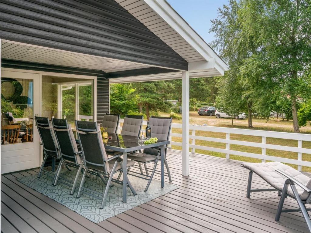 Patio nebo venkovní prostory v ubytování Holiday Home Giertrud - 500m from the sea by Interhome