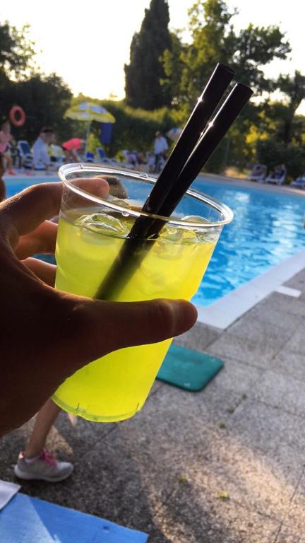 Bazén v ubytování Agriturismo Cascina Le Volpi nebo v jeho okolí