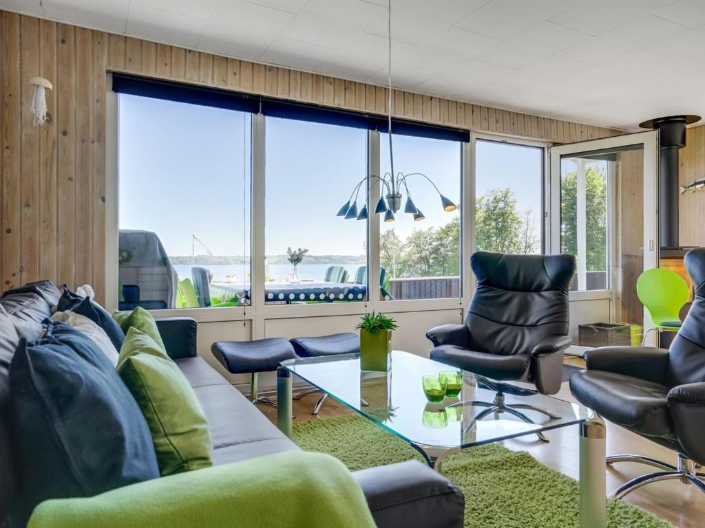 Posezení v ubytování Holiday Home Jenvold - 300m to the inlet by Interhome