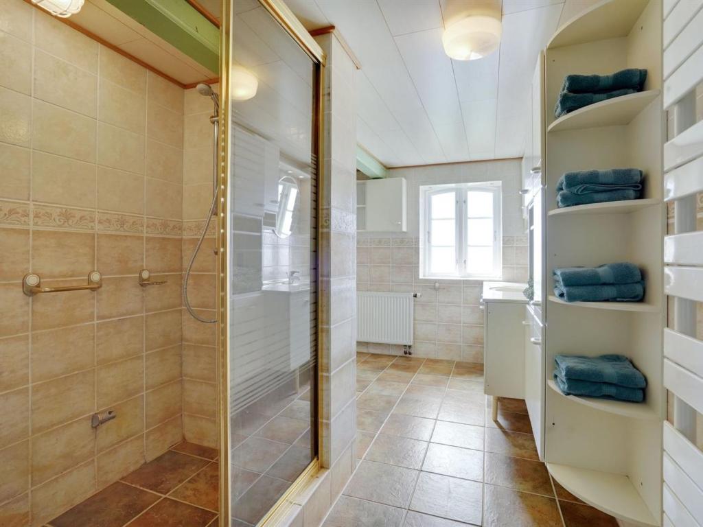 Koupelna v ubytování Holiday Home Arik - 700m from the sea by Interhome