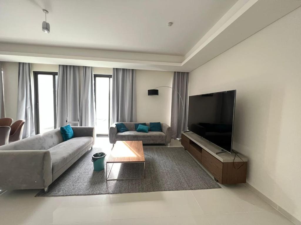 5 BR Villa With Pool Table, Dubai (updated prices 2024)