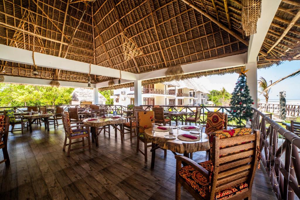 Restaurace v ubytování Mahi Mahi Beach Hotel