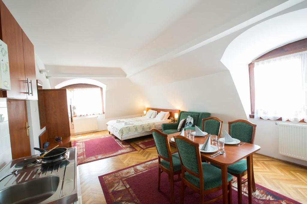 HELIOS Hotel Apartments - Resim 11